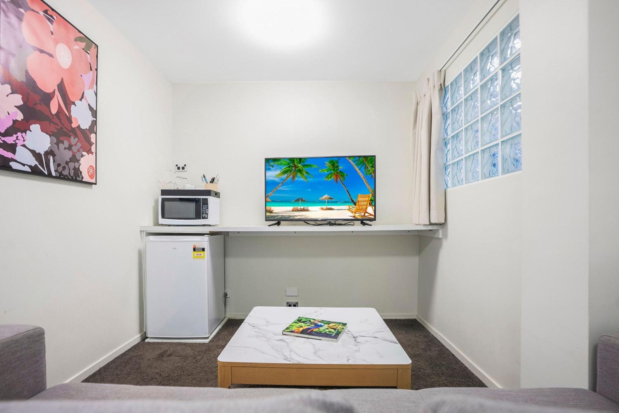 Sarayi Boutique Hotel Palm Cove Exterior photo