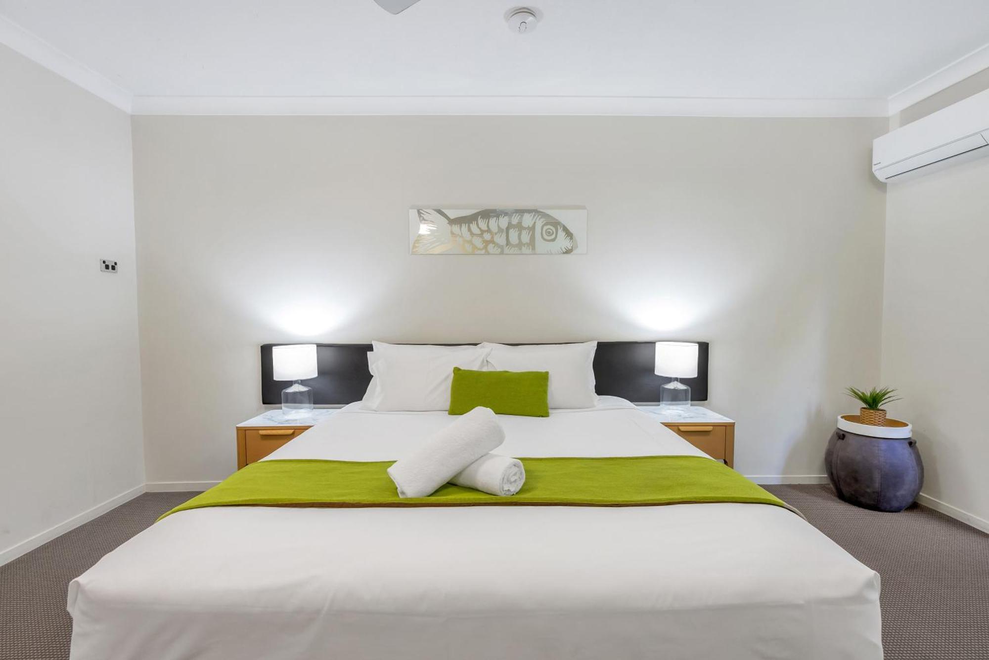 Sarayi Boutique Hotel Palm Cove Exterior photo